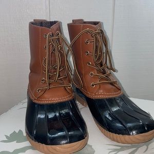 Steve Madden duck boot - size 9